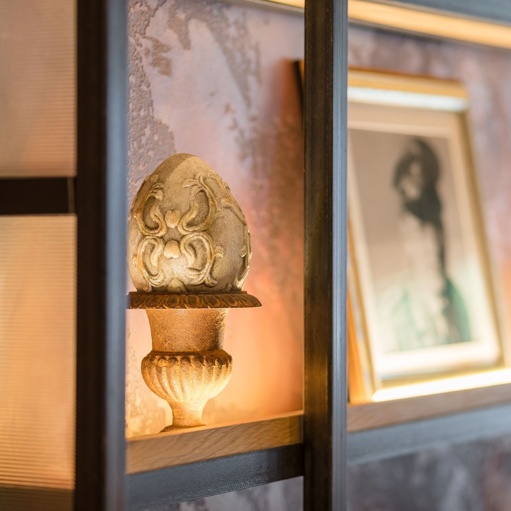 Detailbild am Tresen im Saal