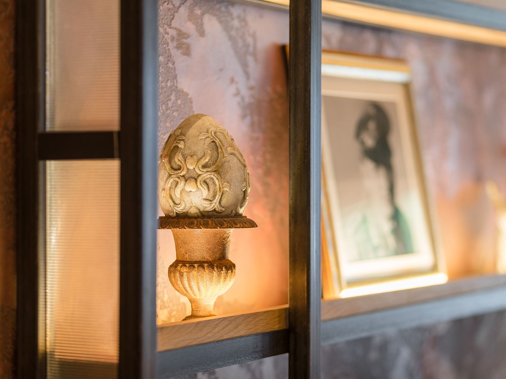 Detailbild am Tresen im Saal